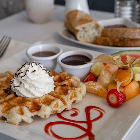 Chez Truchon Bistro-Auberge Ла-Мальбе Экстерьер фото