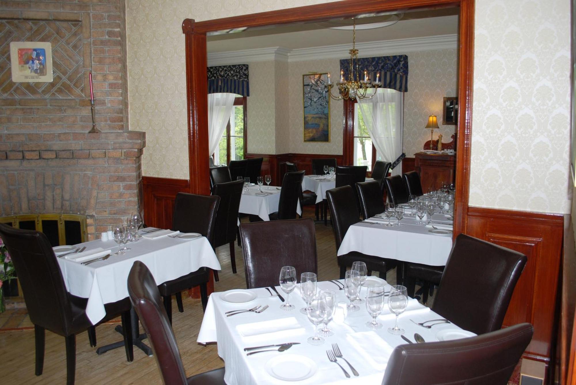 Chez Truchon Bistro-Auberge Ла-Мальбе Экстерьер фото