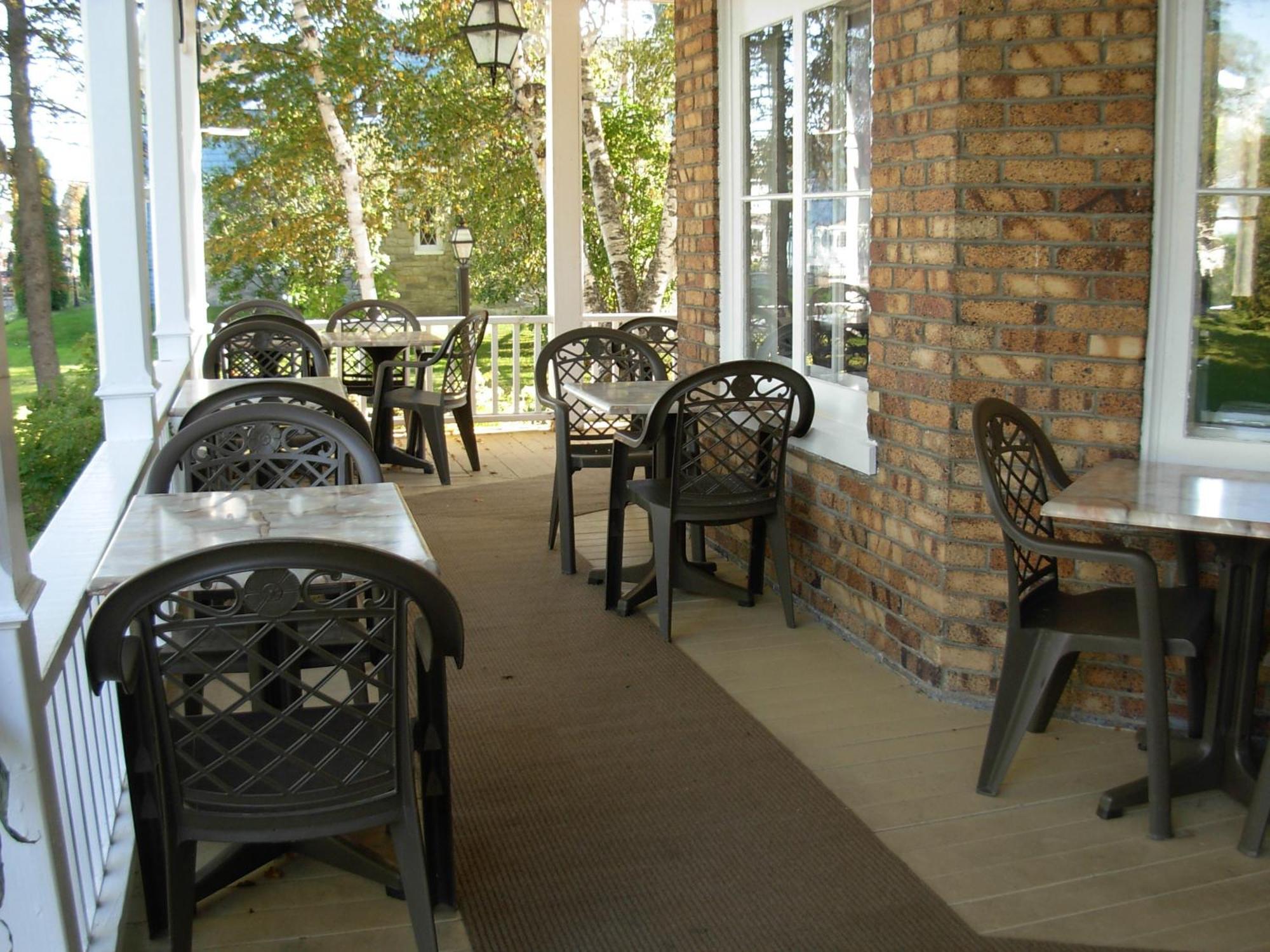 Chez Truchon Bistro-Auberge Ла-Мальбе Экстерьер фото