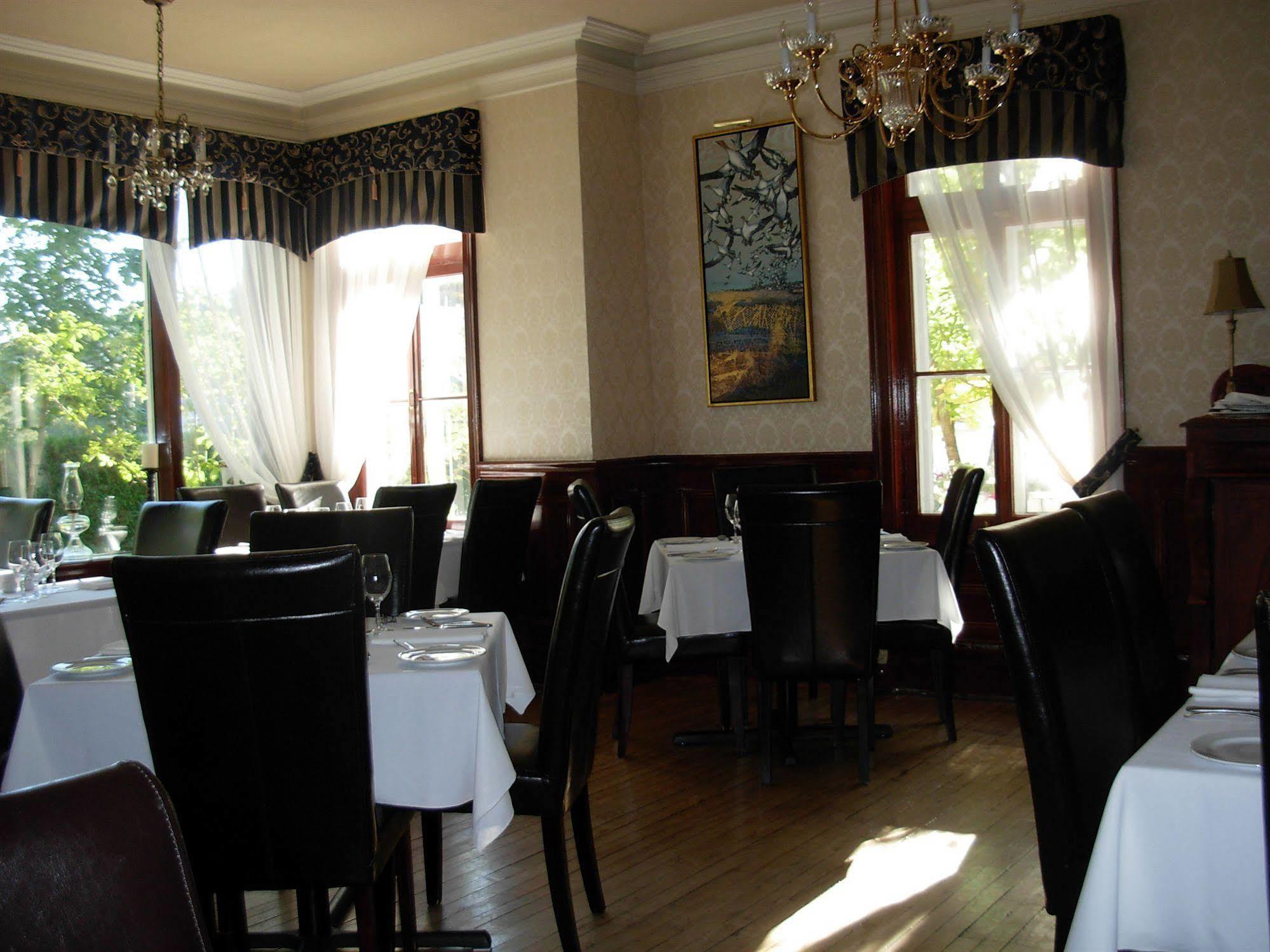 Chez Truchon Bistro-Auberge Ла-Мальбе Экстерьер фото